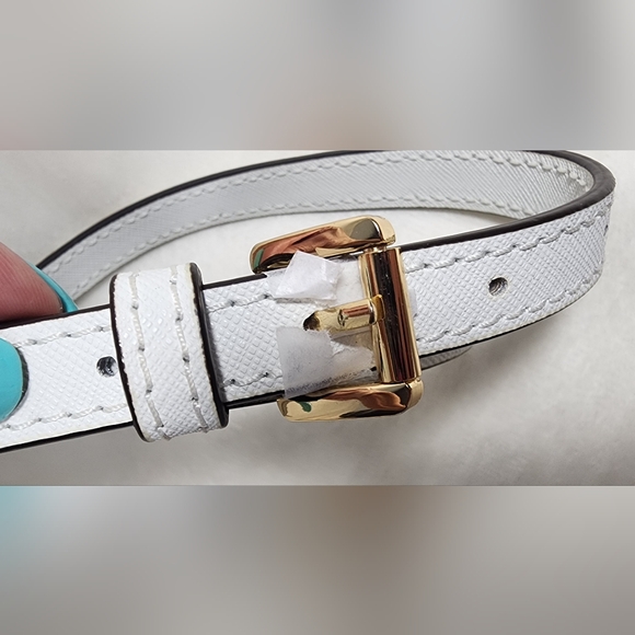 Michael Kors White Strap. - Picture 3 of 5